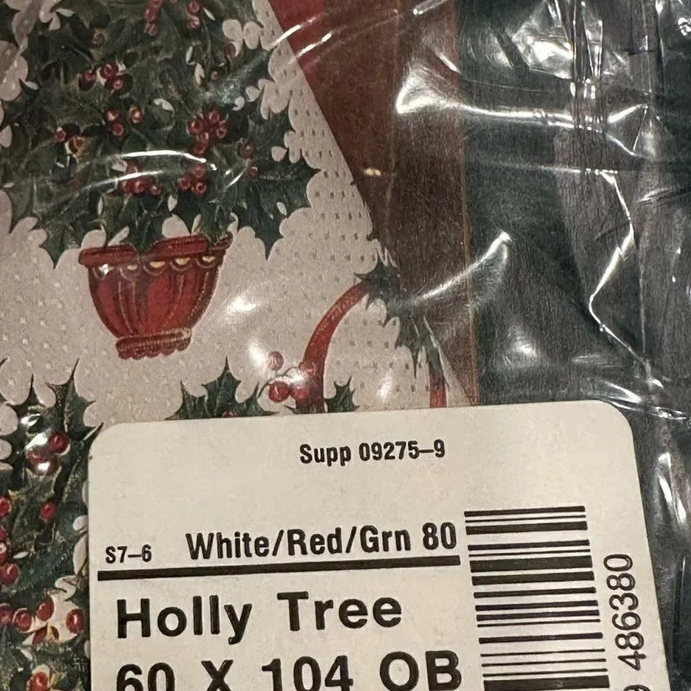 Vintage Wilton Court Christmas Tablecloth Holly Trees 60